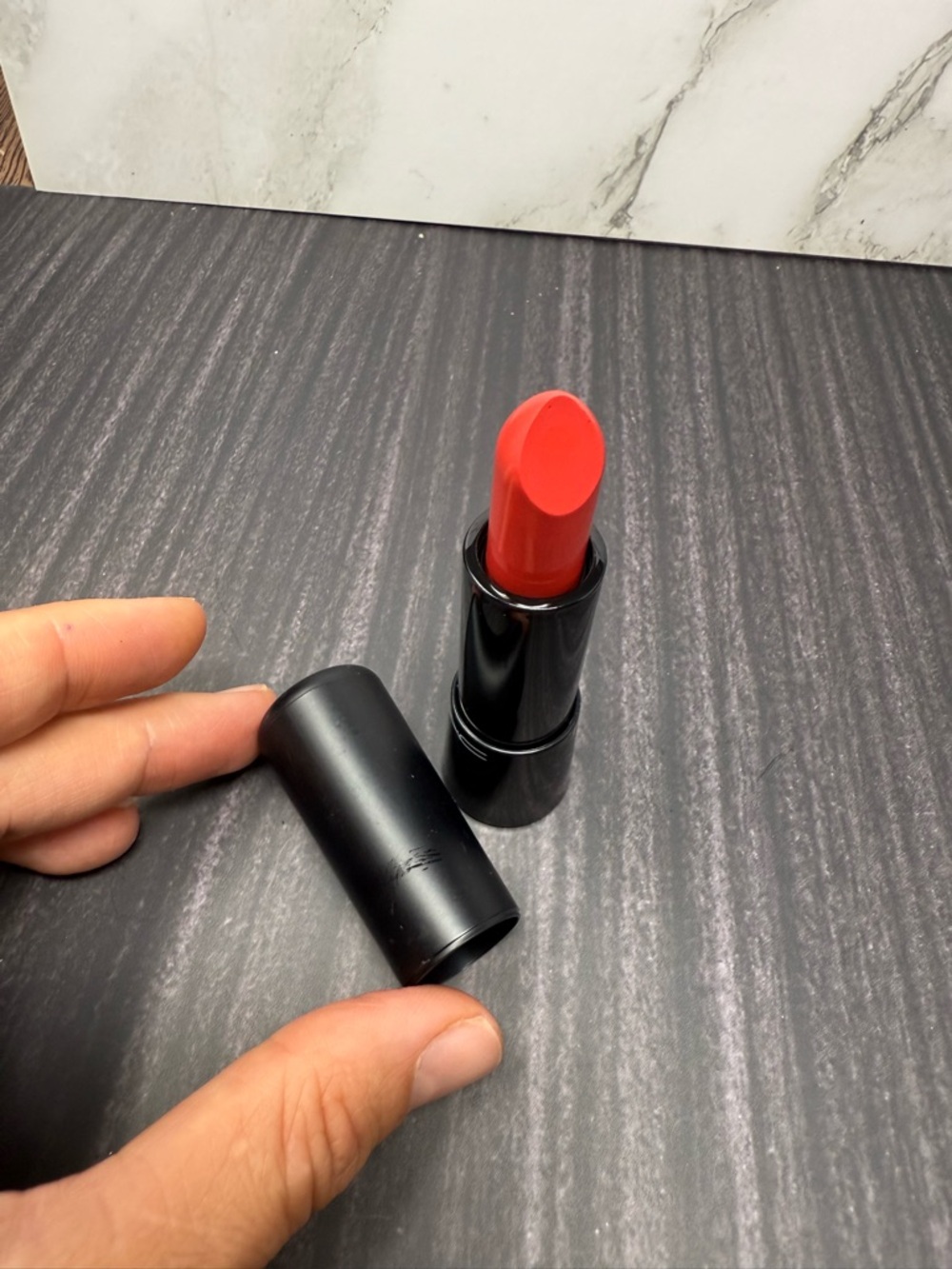extremely rare!
MAC Cosmetics Mineralize Rich "Lady At Play" Mongo.